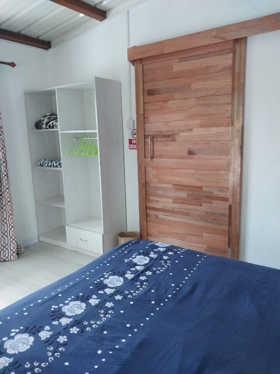 Poisson D'Or Guest House พอร์ตมาตูริน ภายนอก รูปภาพ